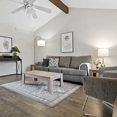 Pets Welcome Great Space Backyard Near Zilker